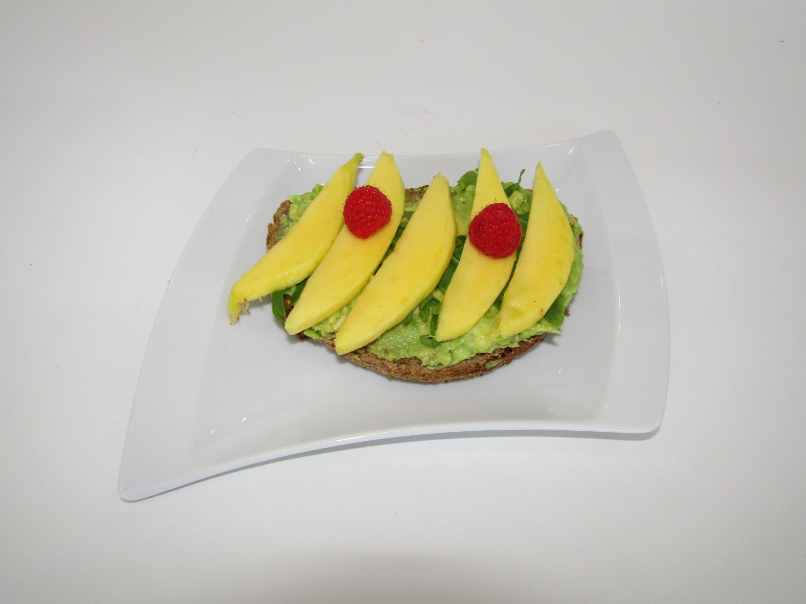 tostada de aguacate