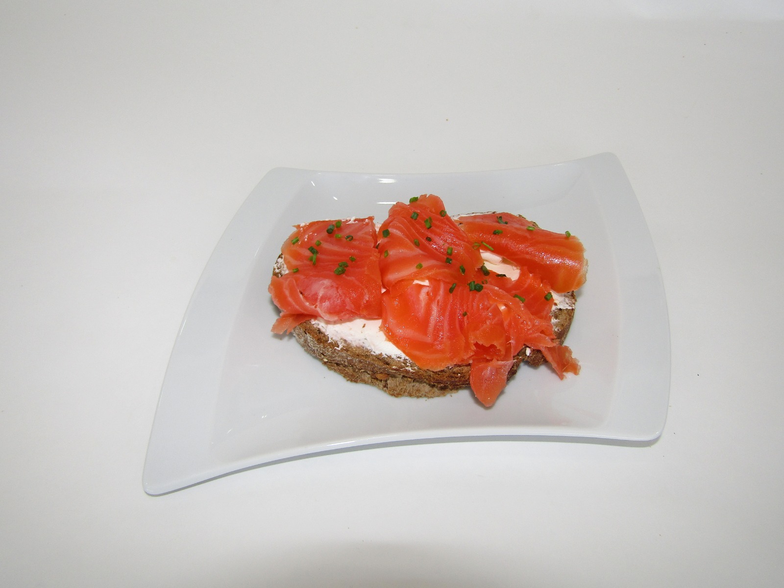 tostada de salmon 