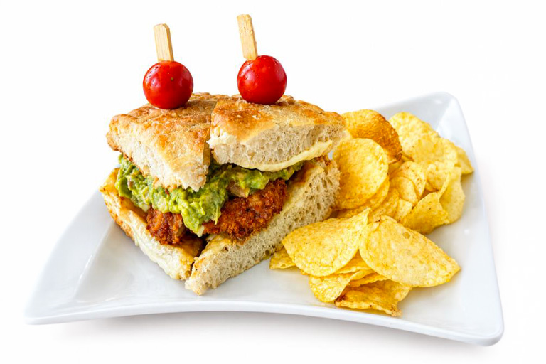 FOCACCIA CON POLLO EMPANADO